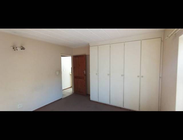2 BEDROOM PROPERTY TO RENT IN HELDERKRUIN